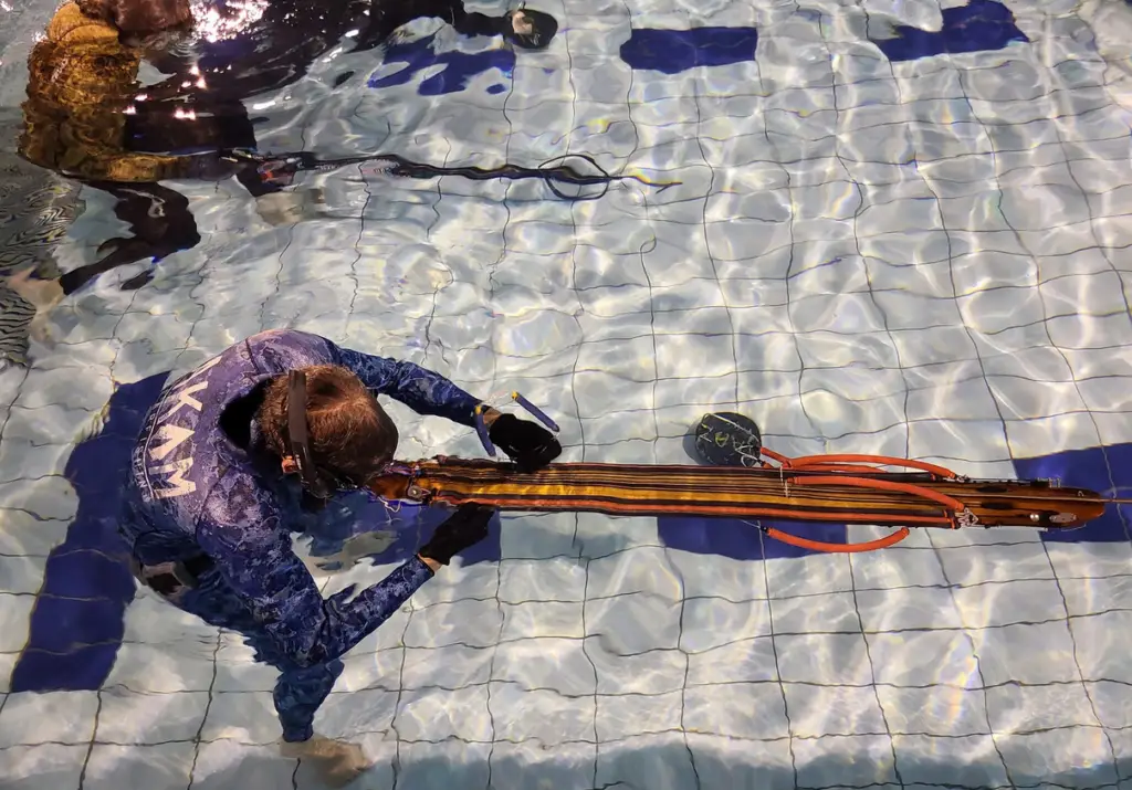 Tir sur cible subaquatique au CESO Freediving 85